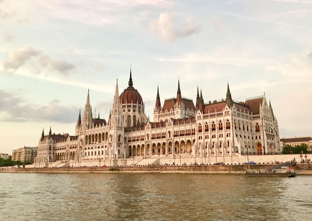 River Cruises Central Europe goes across Budapest