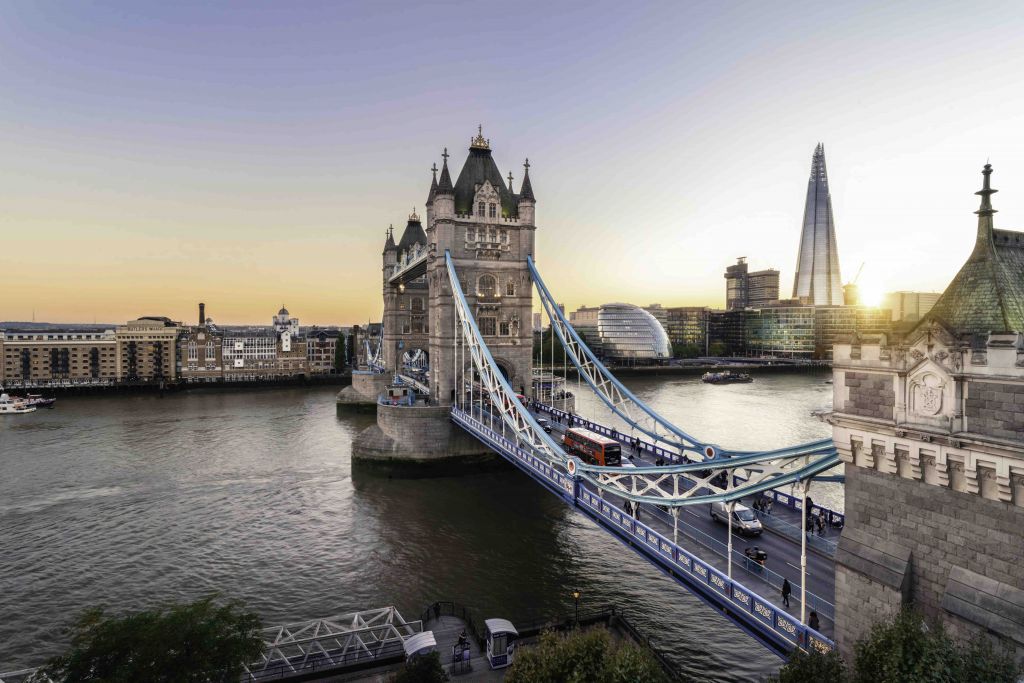 london tower bridge travel