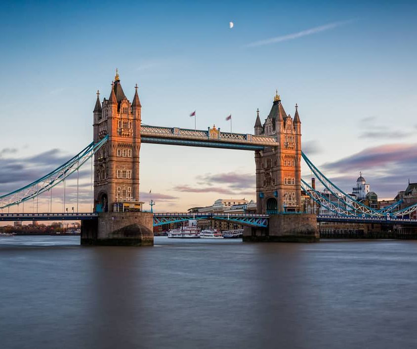 London-UK-bridge