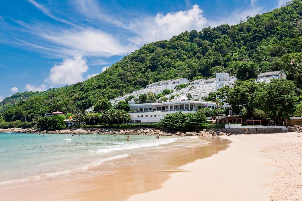 Nai Harn Beach