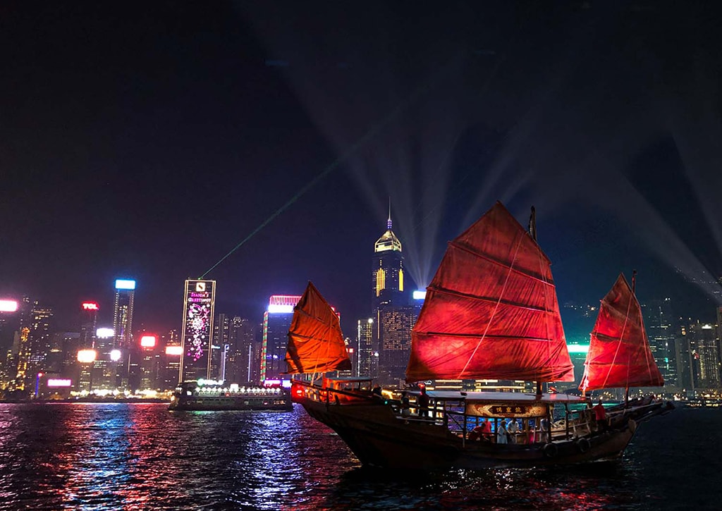 west-kowloon-symphony-of-lights-sail