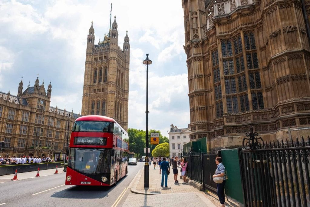 westminster-abbey-bus