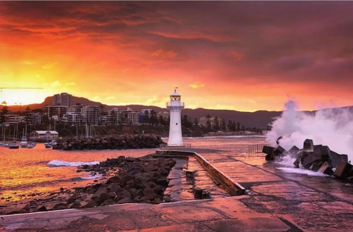 Wollongong Breakwater LIghthouse