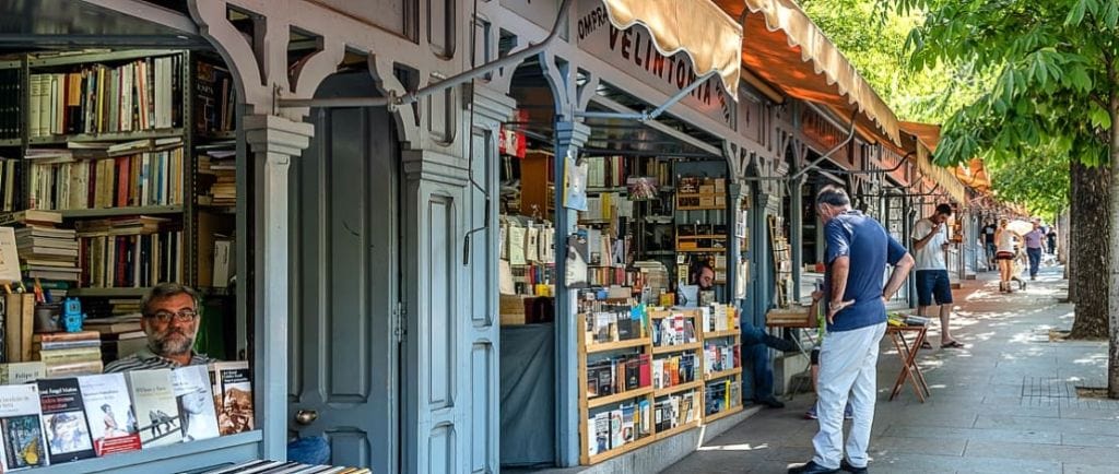 Outdoor bookshops