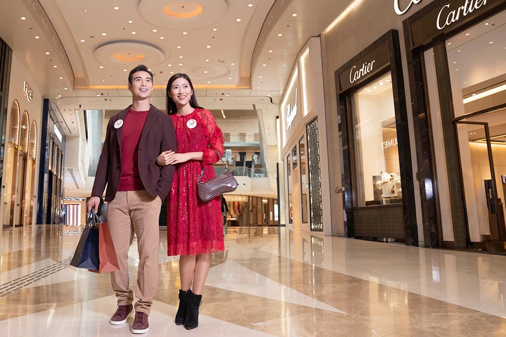 HONG KONG - MAY 05, 2015: Hong Kong Shopping Mall Interior. Hong