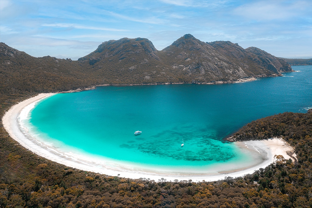 australia-tasmania-freycinet-wineglass-bay