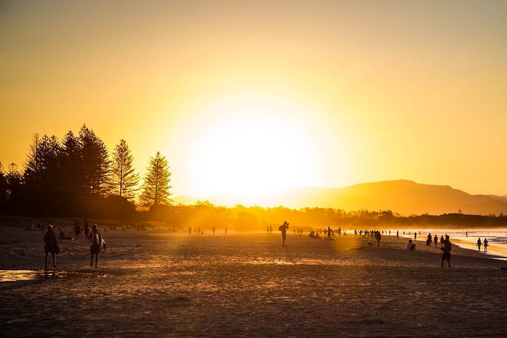 australia-nsw-byron-bay-main-beach