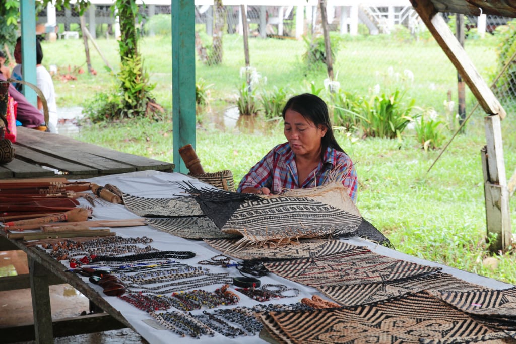malaysia sarawak handicraft