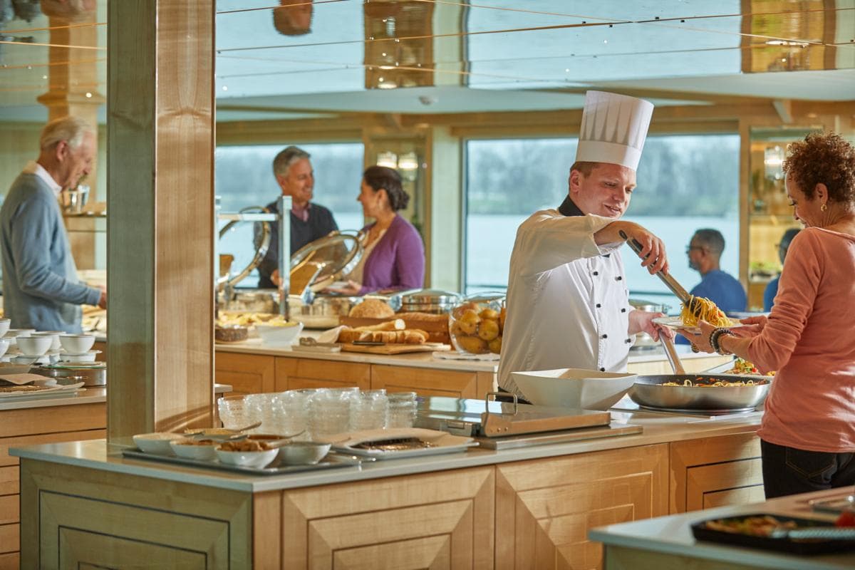 UW SS BonVoyage Mozarts lunch 4751