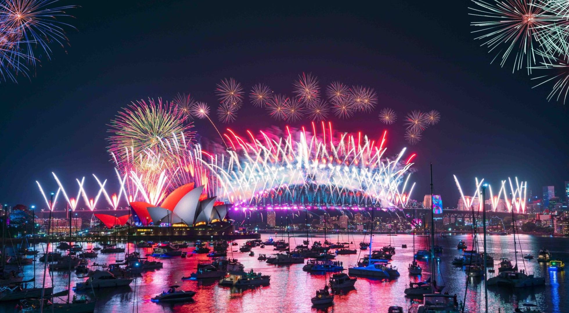 Fireworks Sydney Celebrate the new year in Sydney