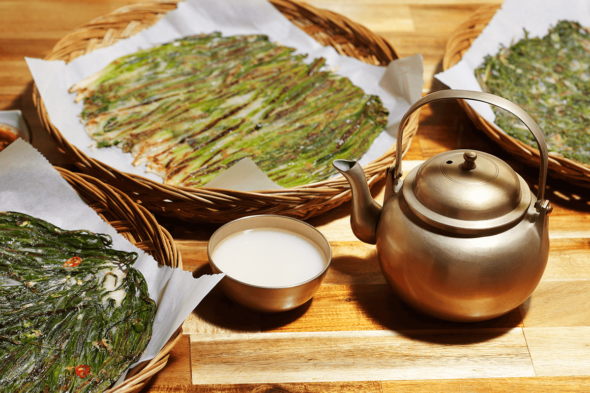 Makgeolli kettle with pajeon