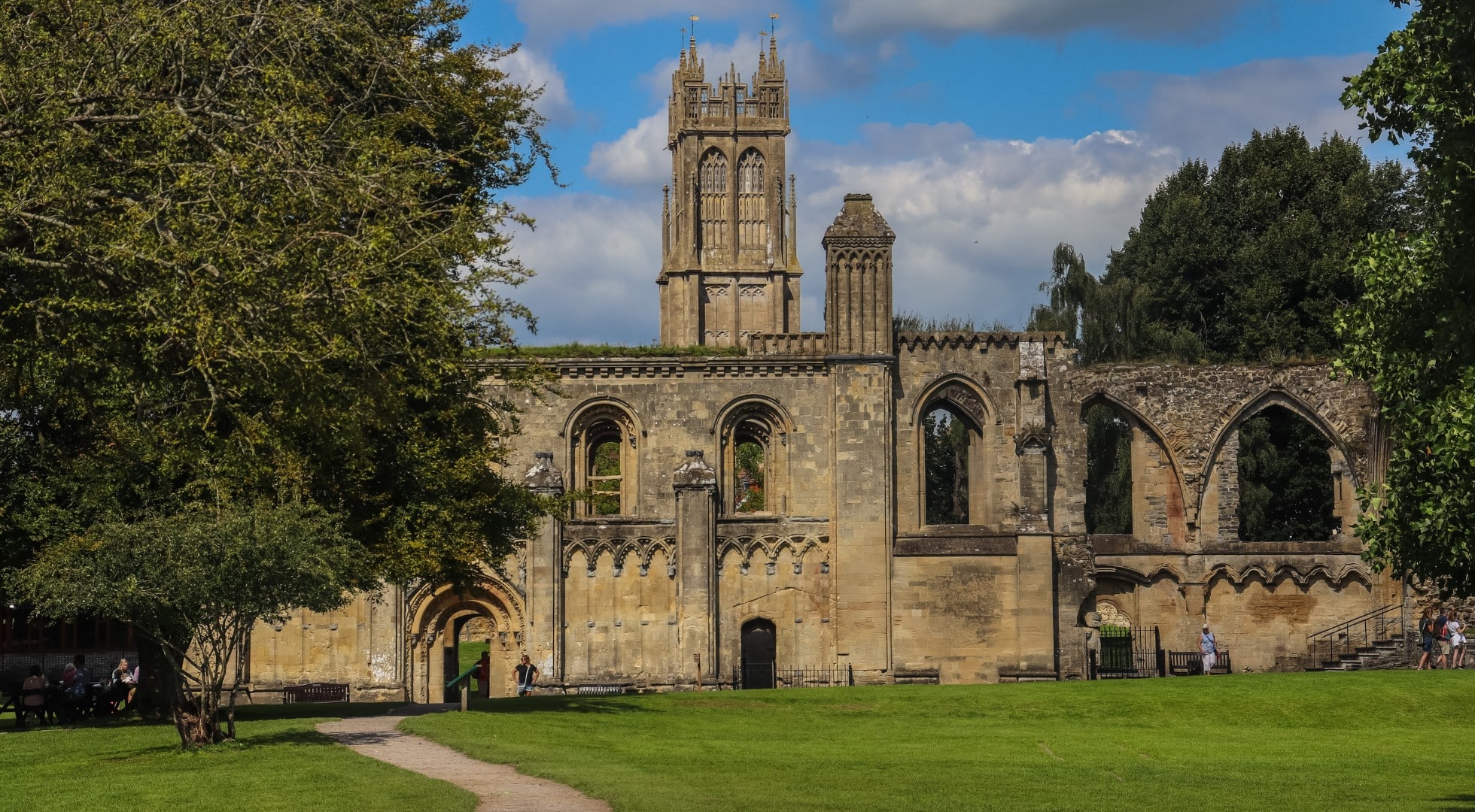 glastonbury-abbey-introvert travel destinations