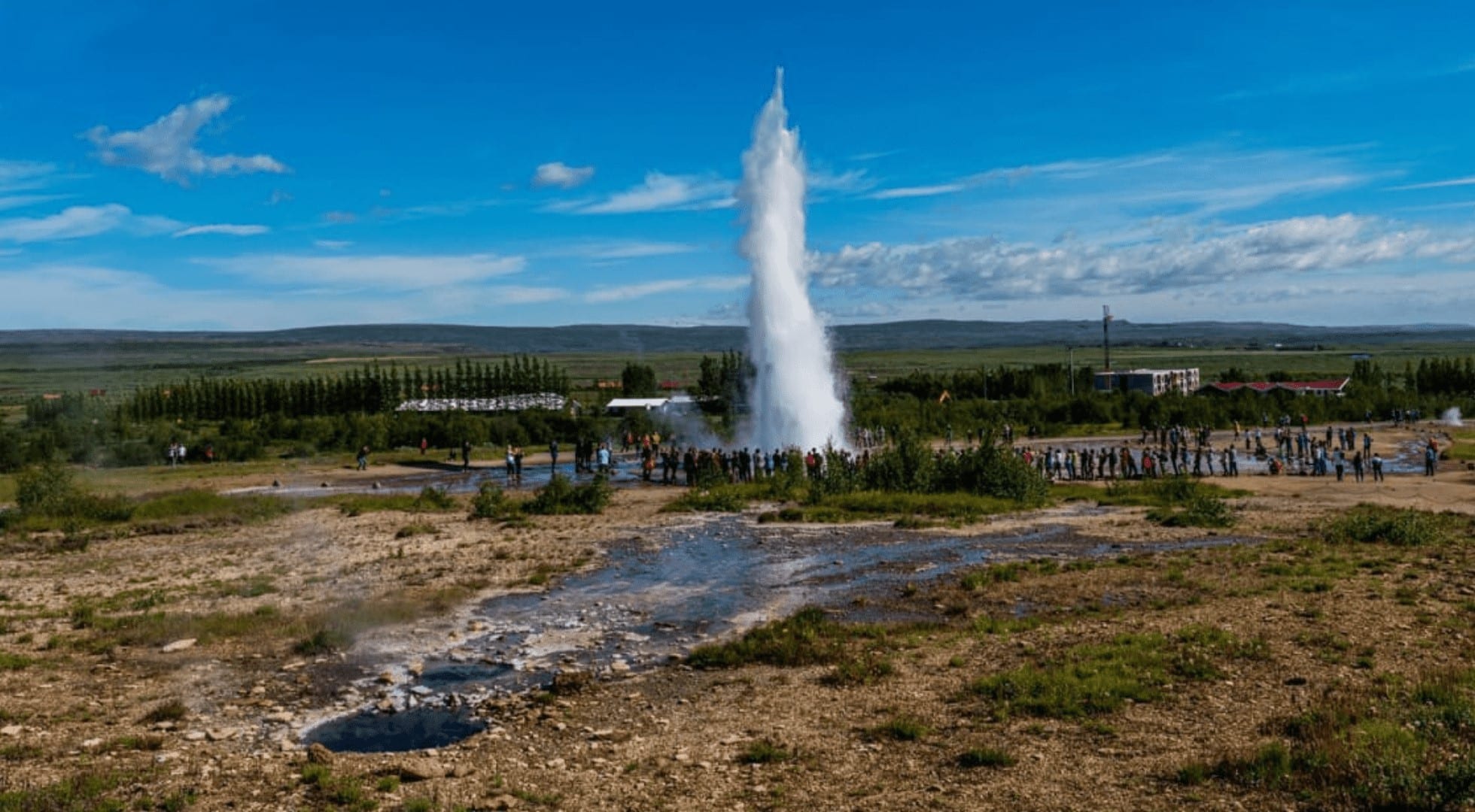 iceland-strokkur-introvert travel experiences