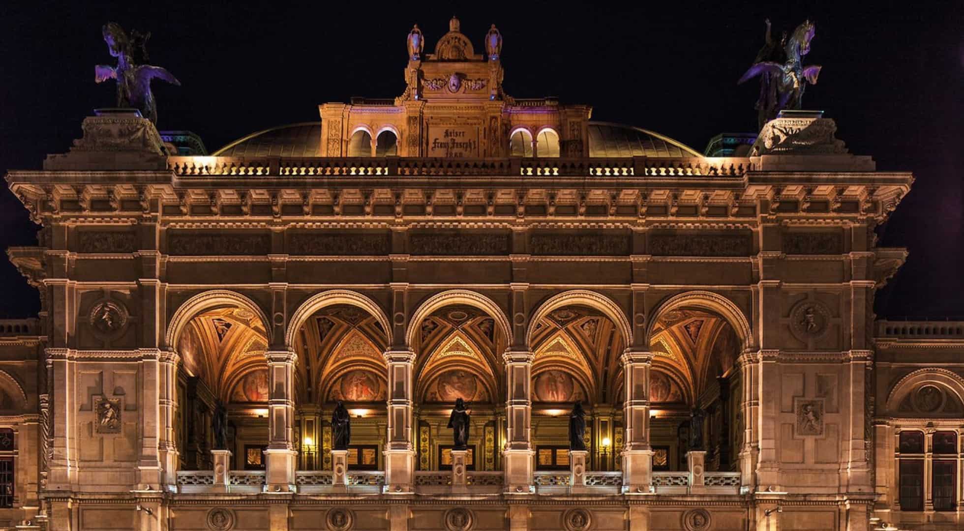 vienna opera house vienna-opera-house-introvert travel experiences