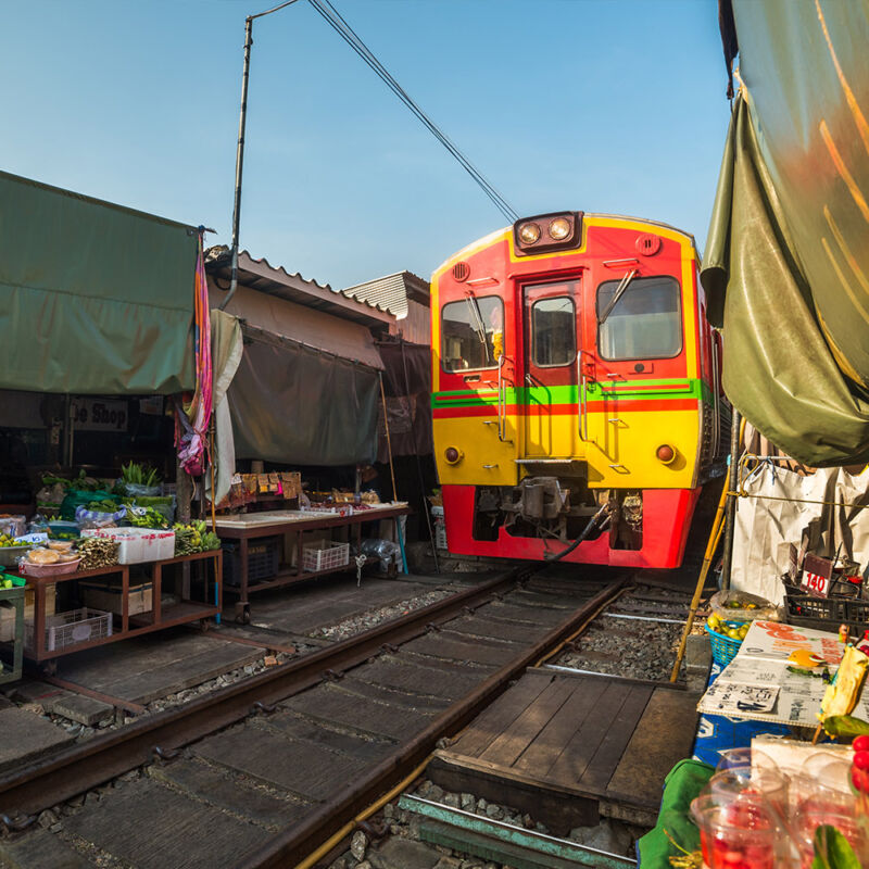 htt-baan-kornn-train-market Baan Kornn: Soul of Thai hospitality, Maeklong Railway Station