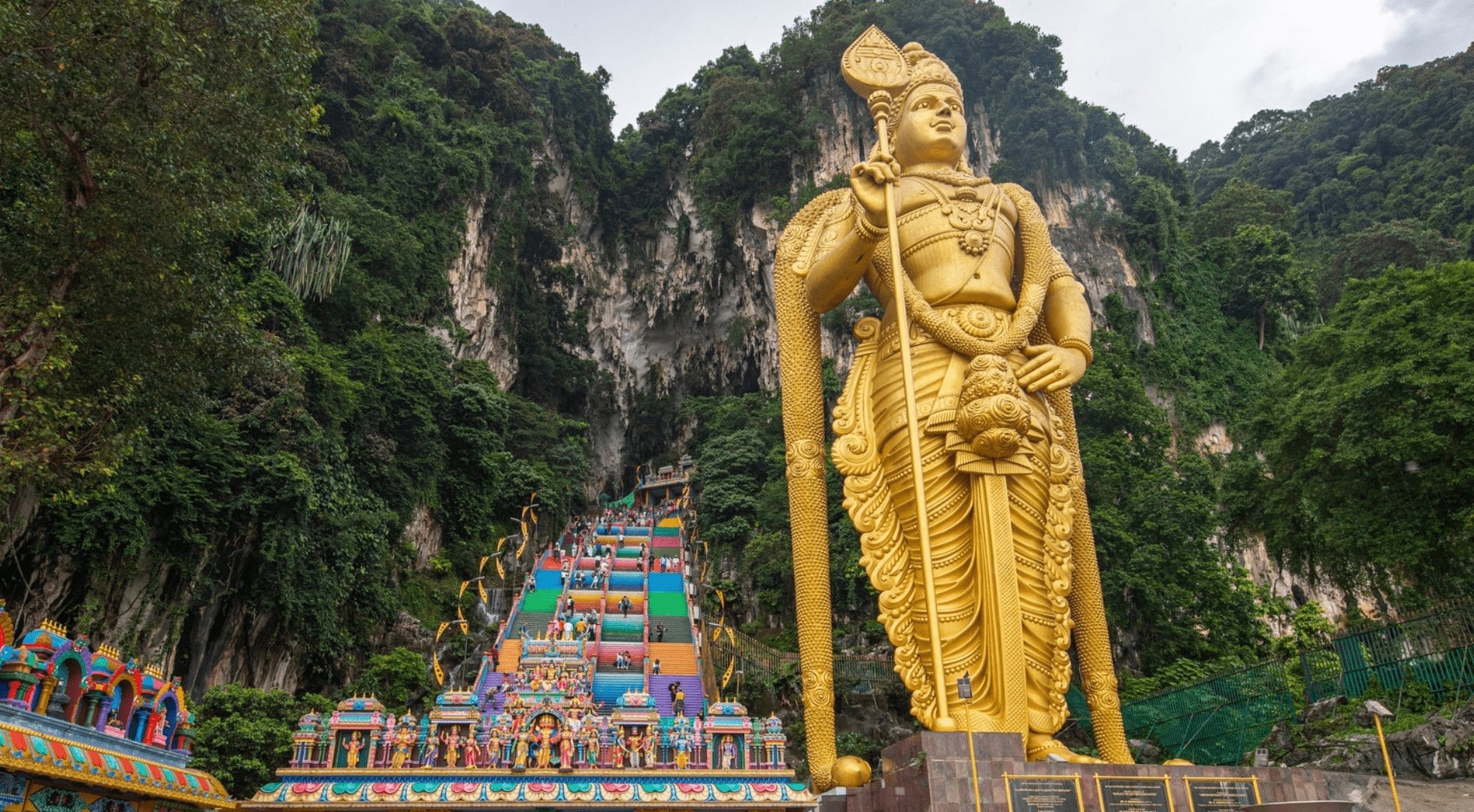 thaipusam destination - golden statue