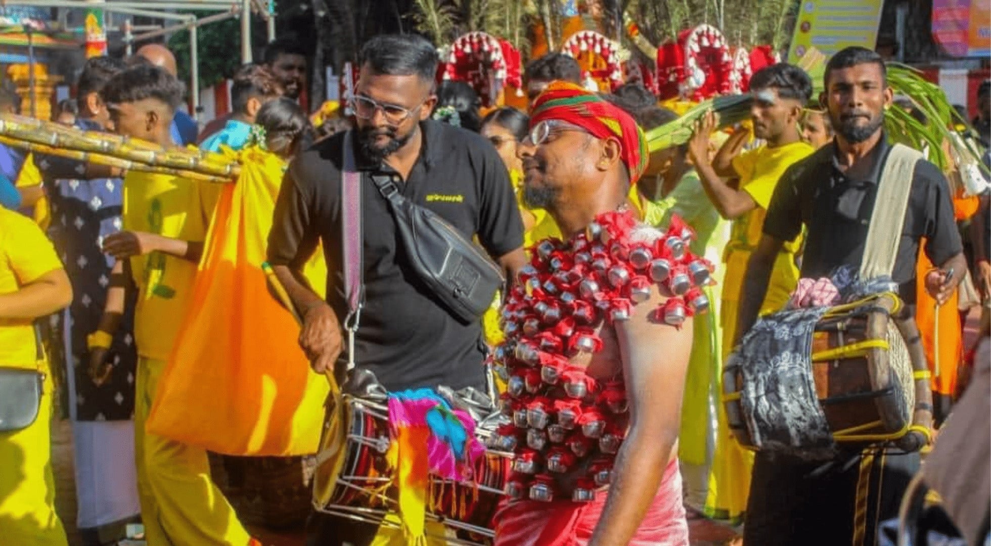 thaipusam travel - urumi mellam