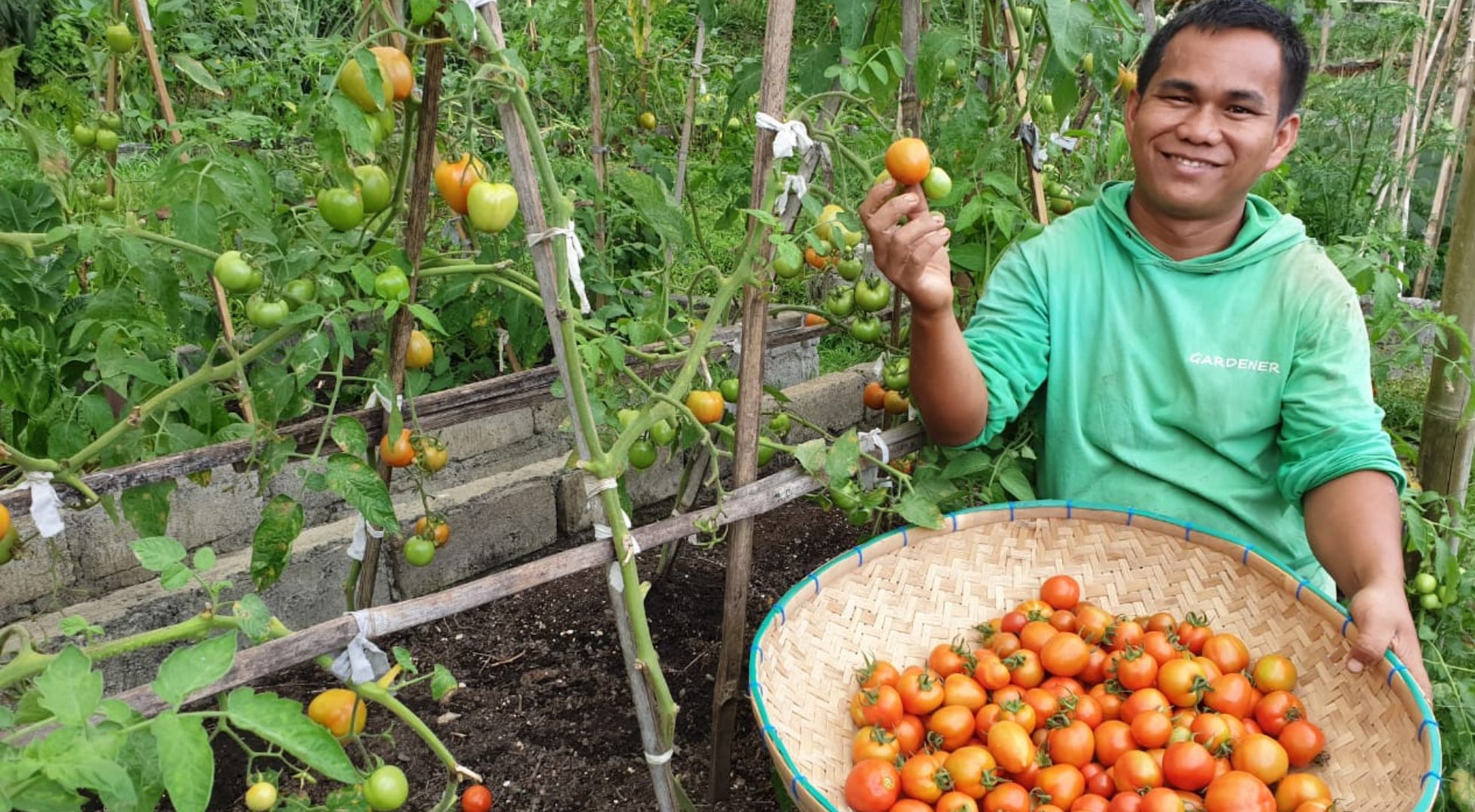 Fresh local food serviced at a meditation retreat