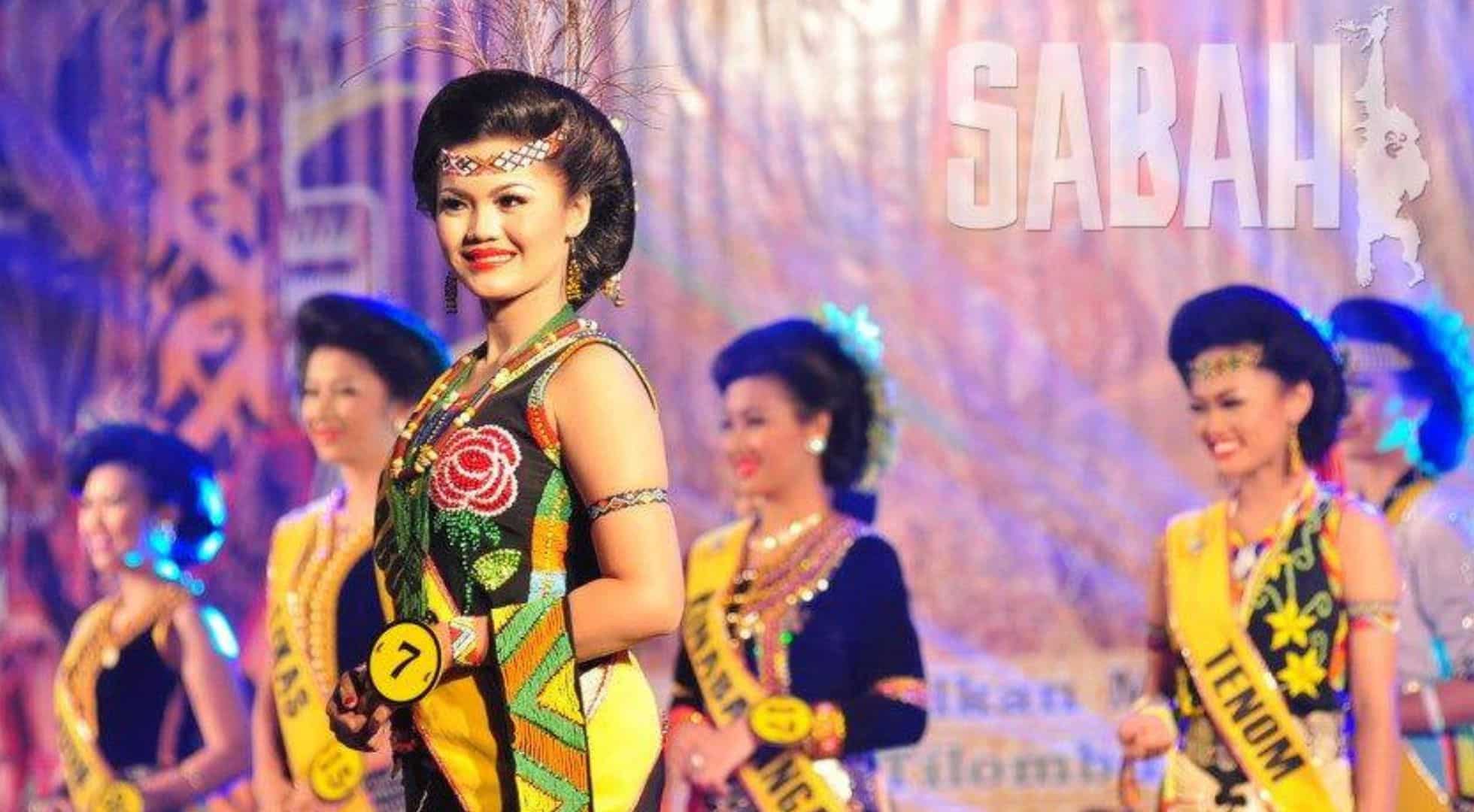 Festival panen di Malaysia yang menampilkan kontes kecantikan 