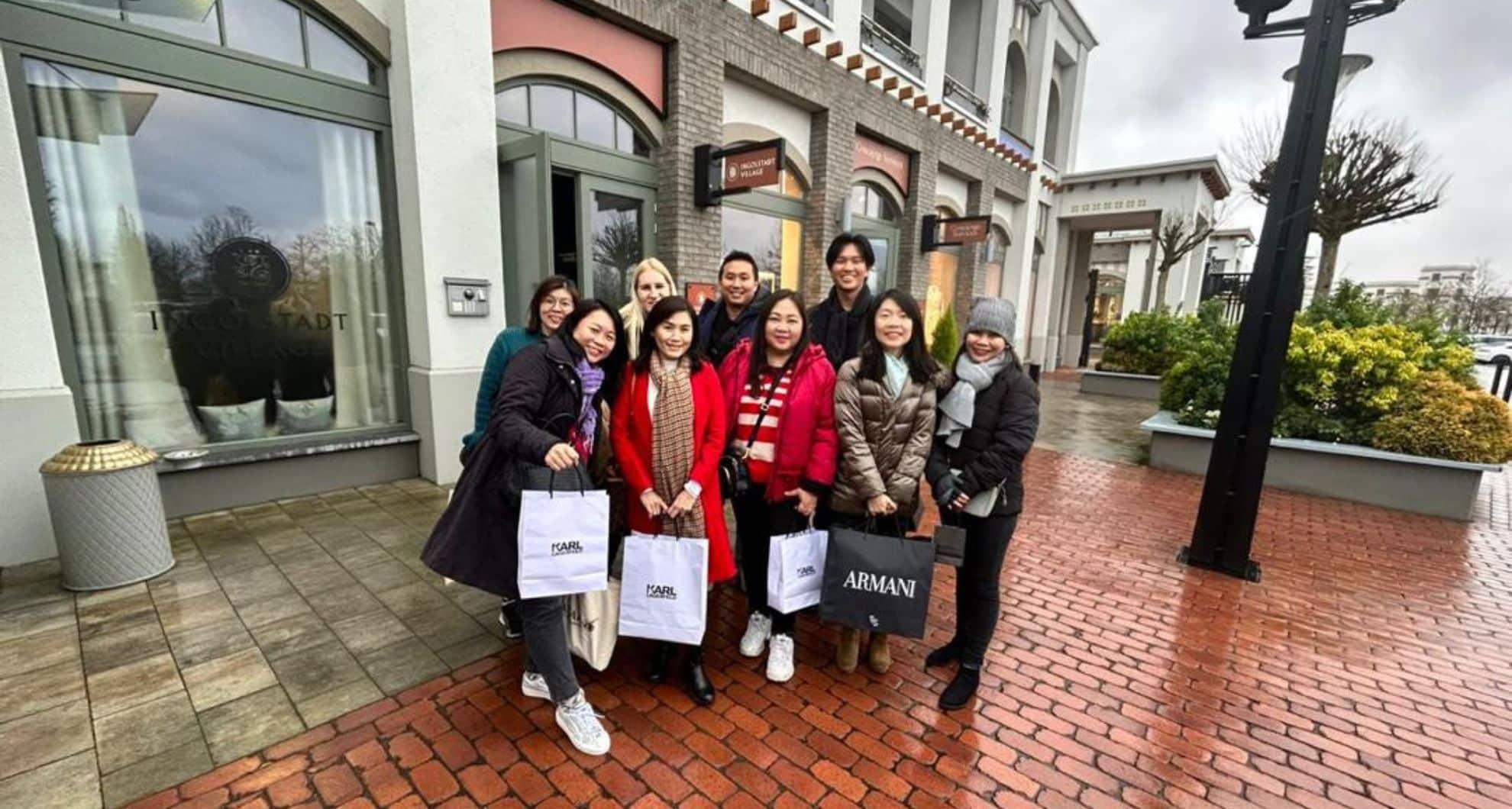 group pic europe-travel