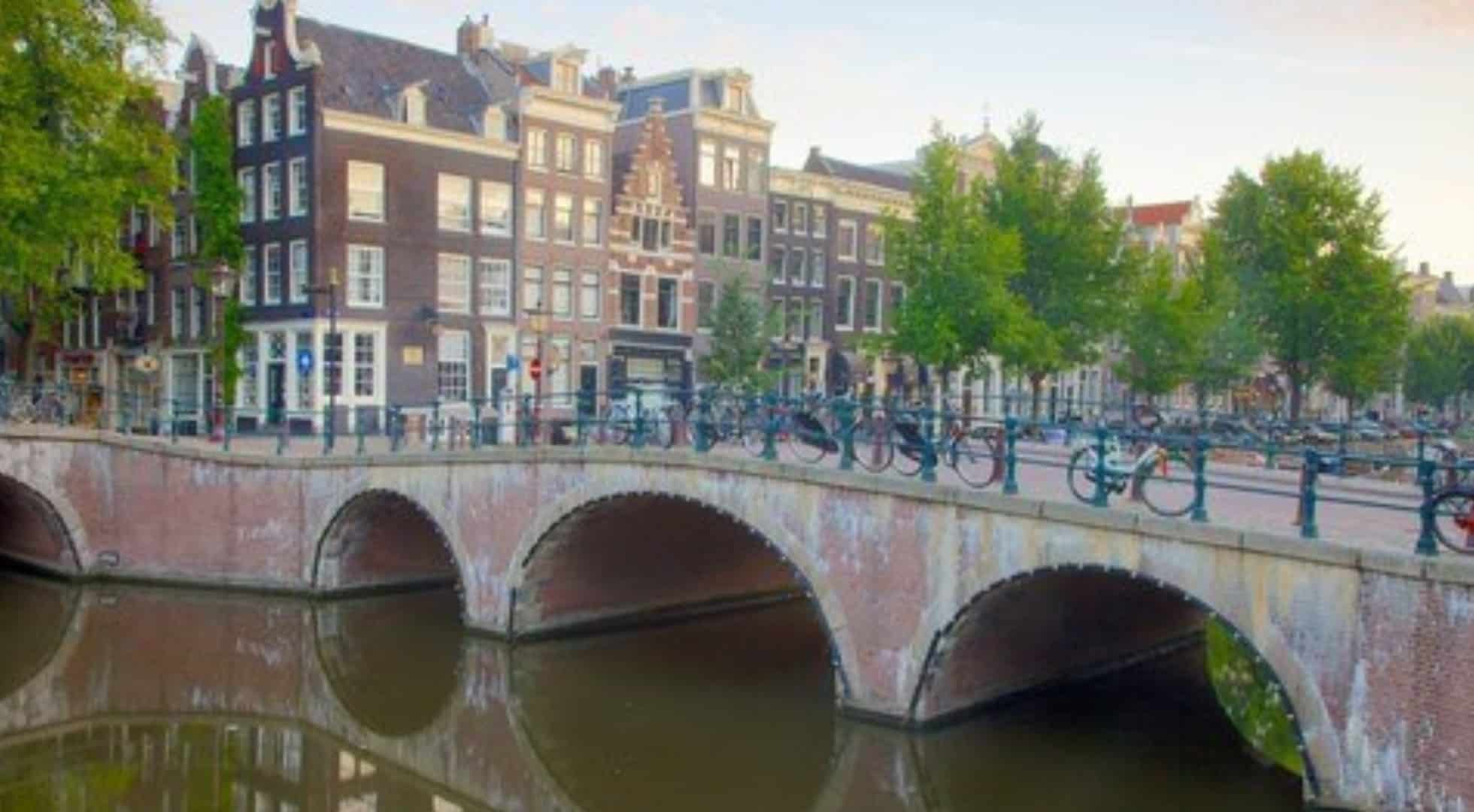 senior-friendly travel-amsterdam-city