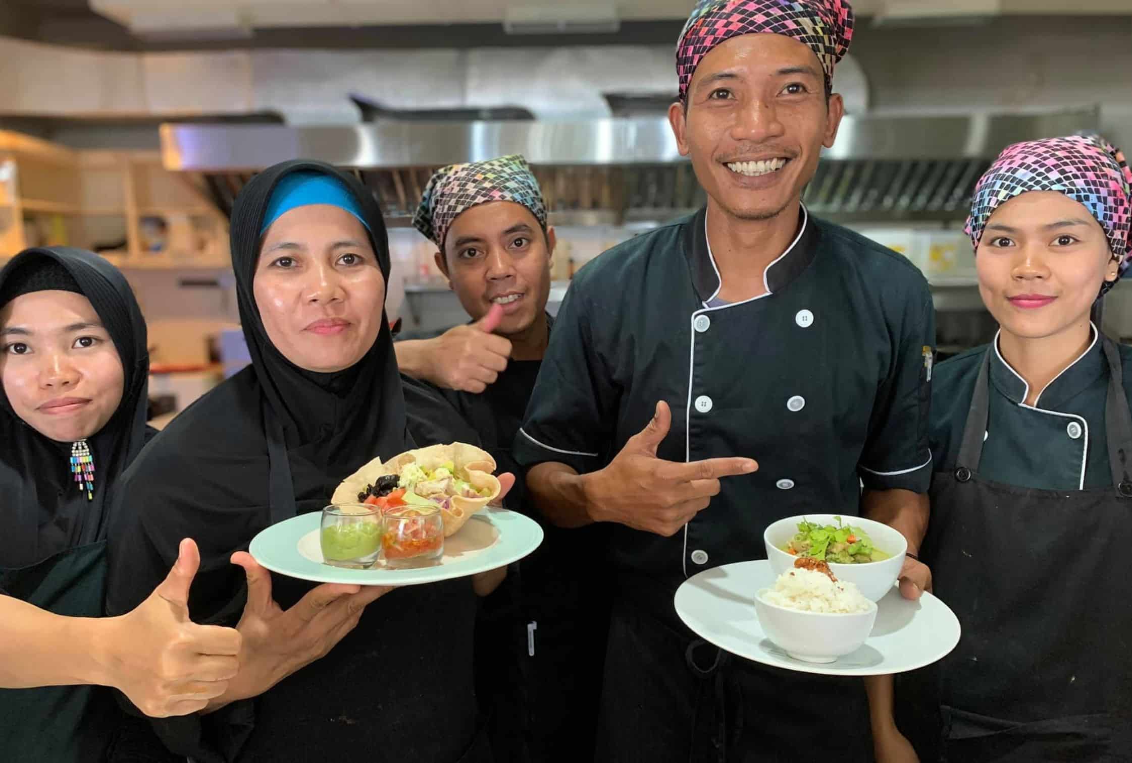 lautbirulombok Muslim honeymoon halal food