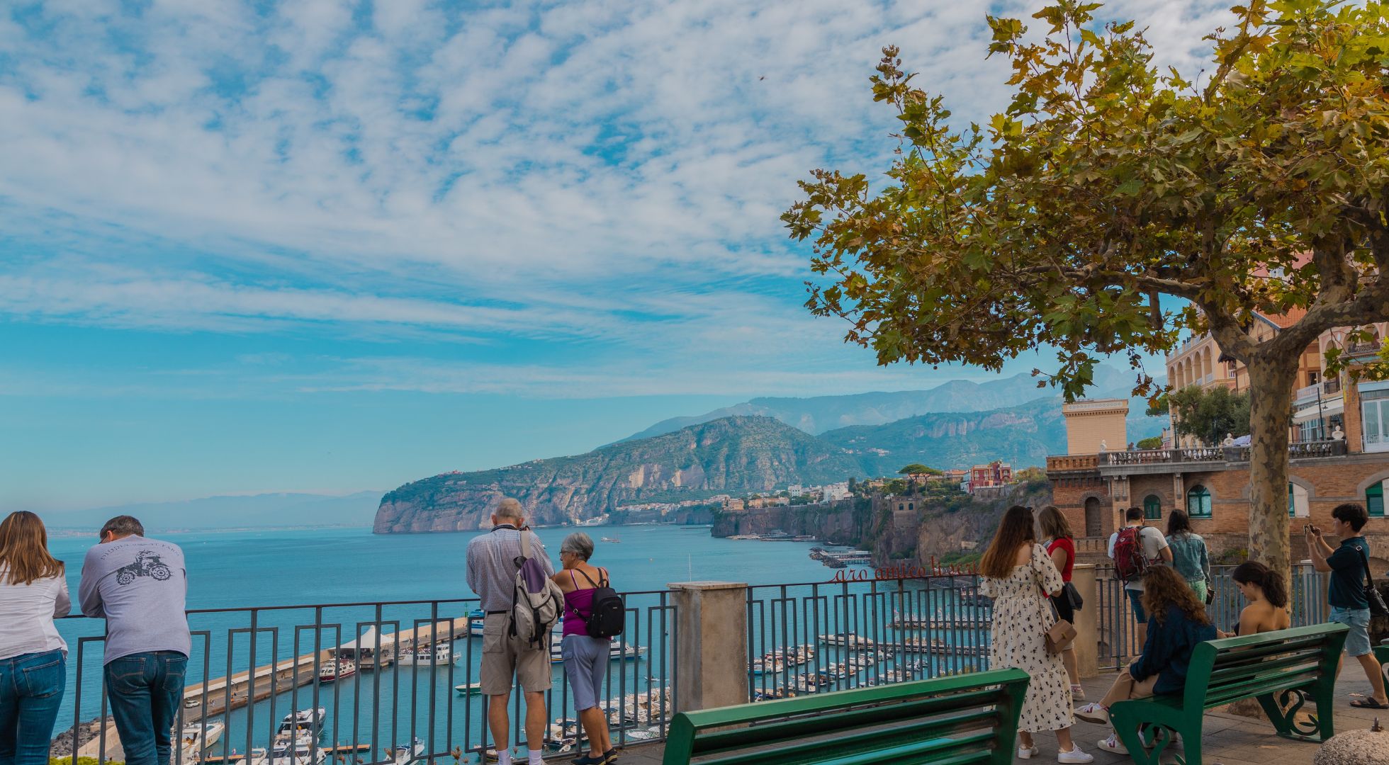 Travel guide guide image of Sorrento views.