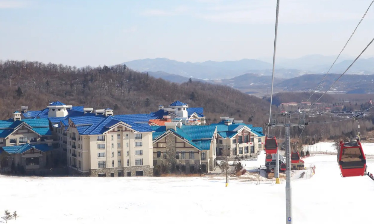 Club Med Yabuli China Resort Cable Car 005