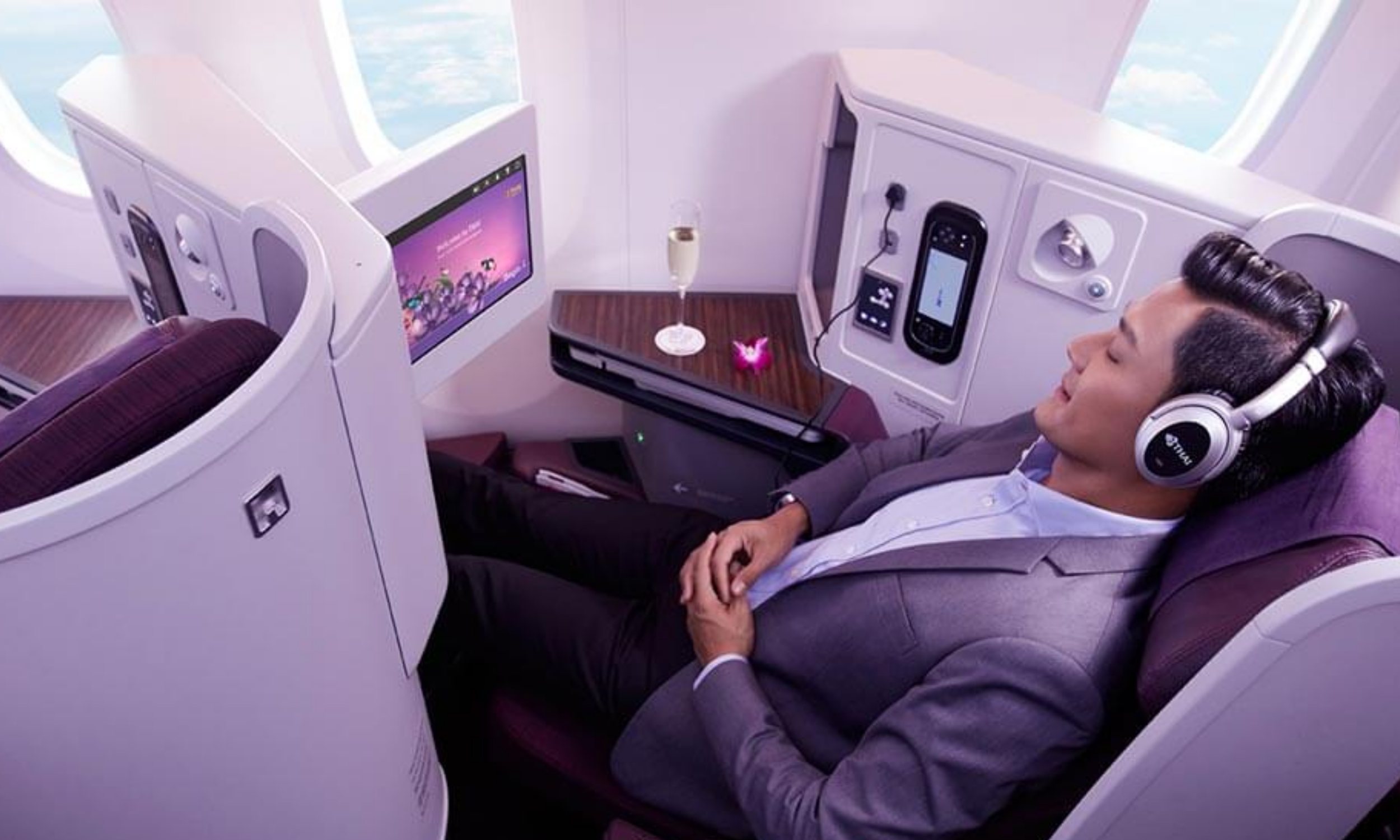 thai-airways-royal-silk-class-2
