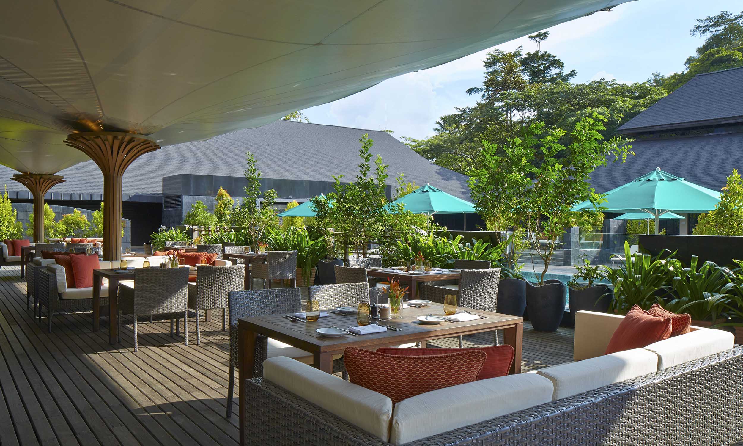 Mulu Marriot - M Cafe Terrace