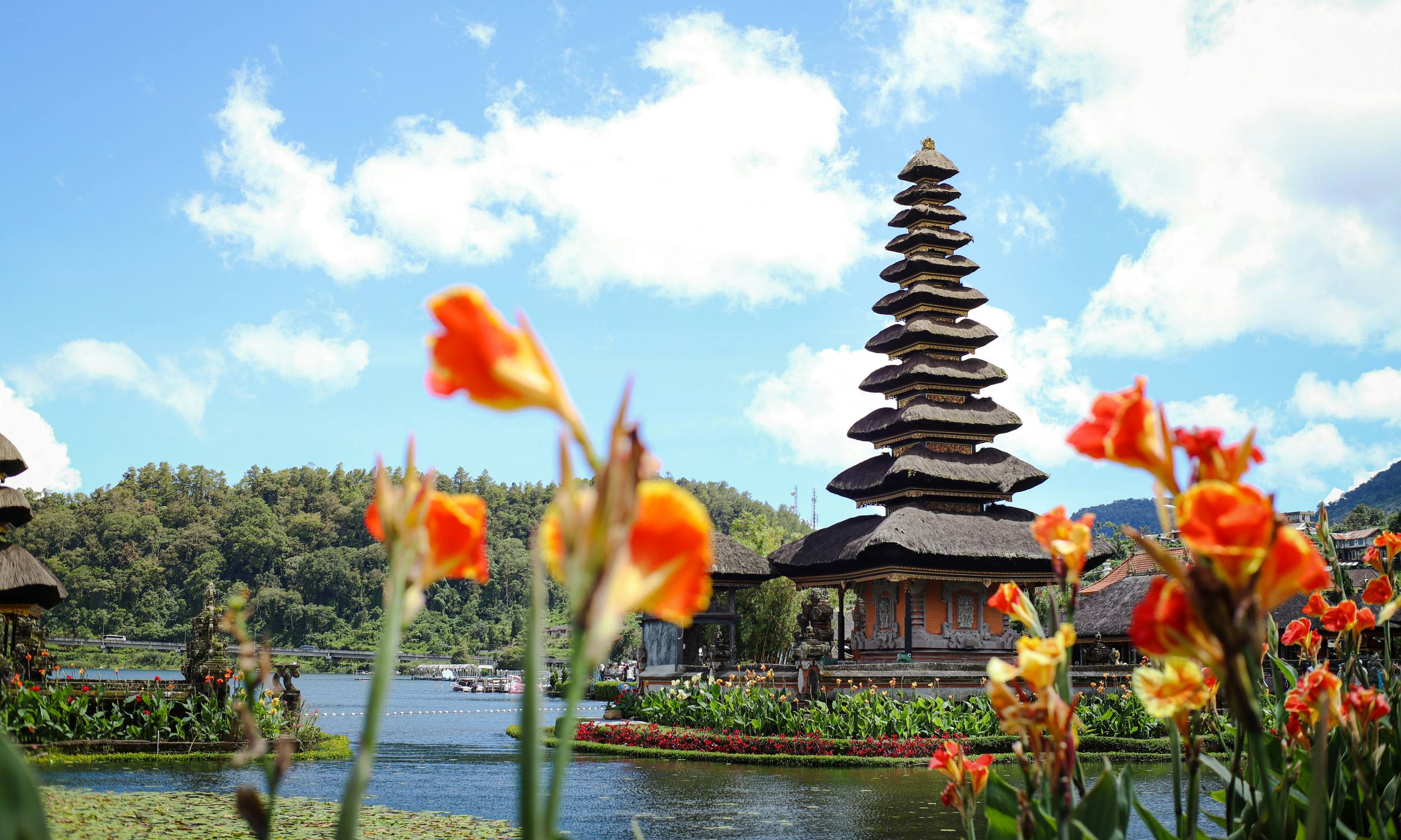 Ulundanu Temple, Lake Beratan, Indonesia