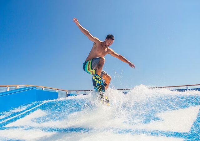 royal-caribbean-international-navigator-of-the-seas-flowrider