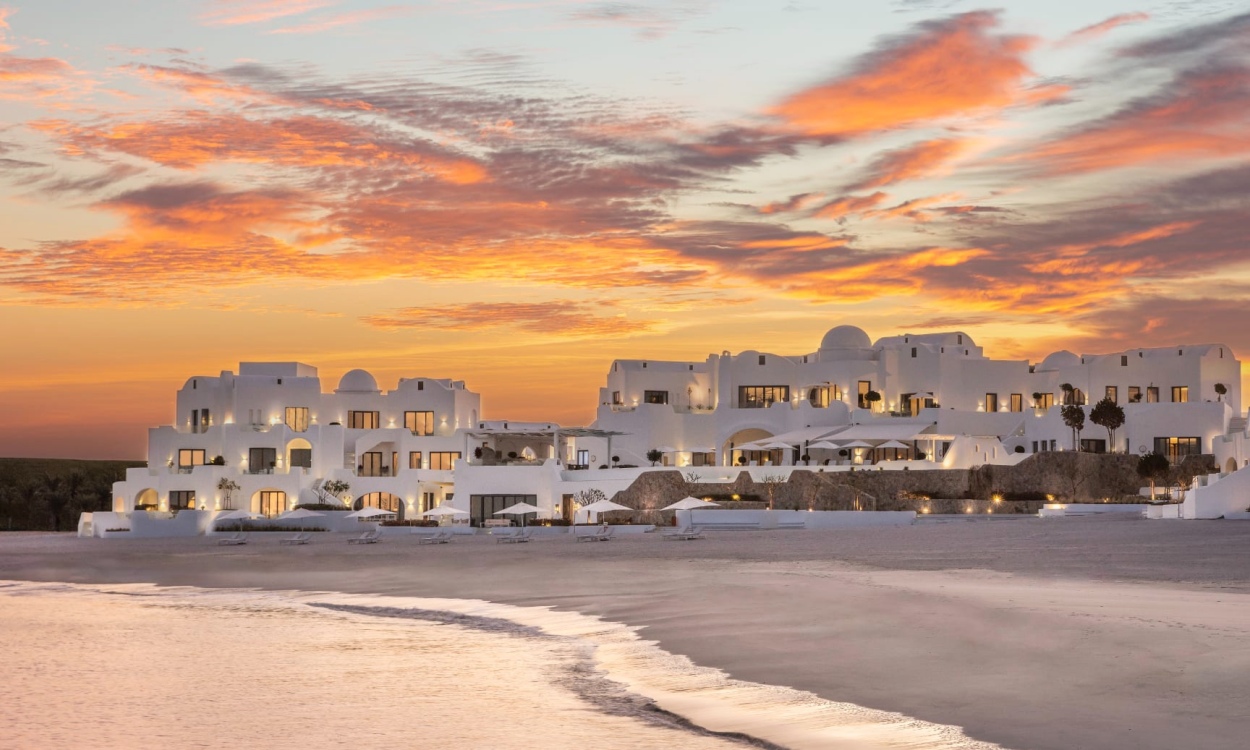 anantara-santorini-abu-dhabi-retreat