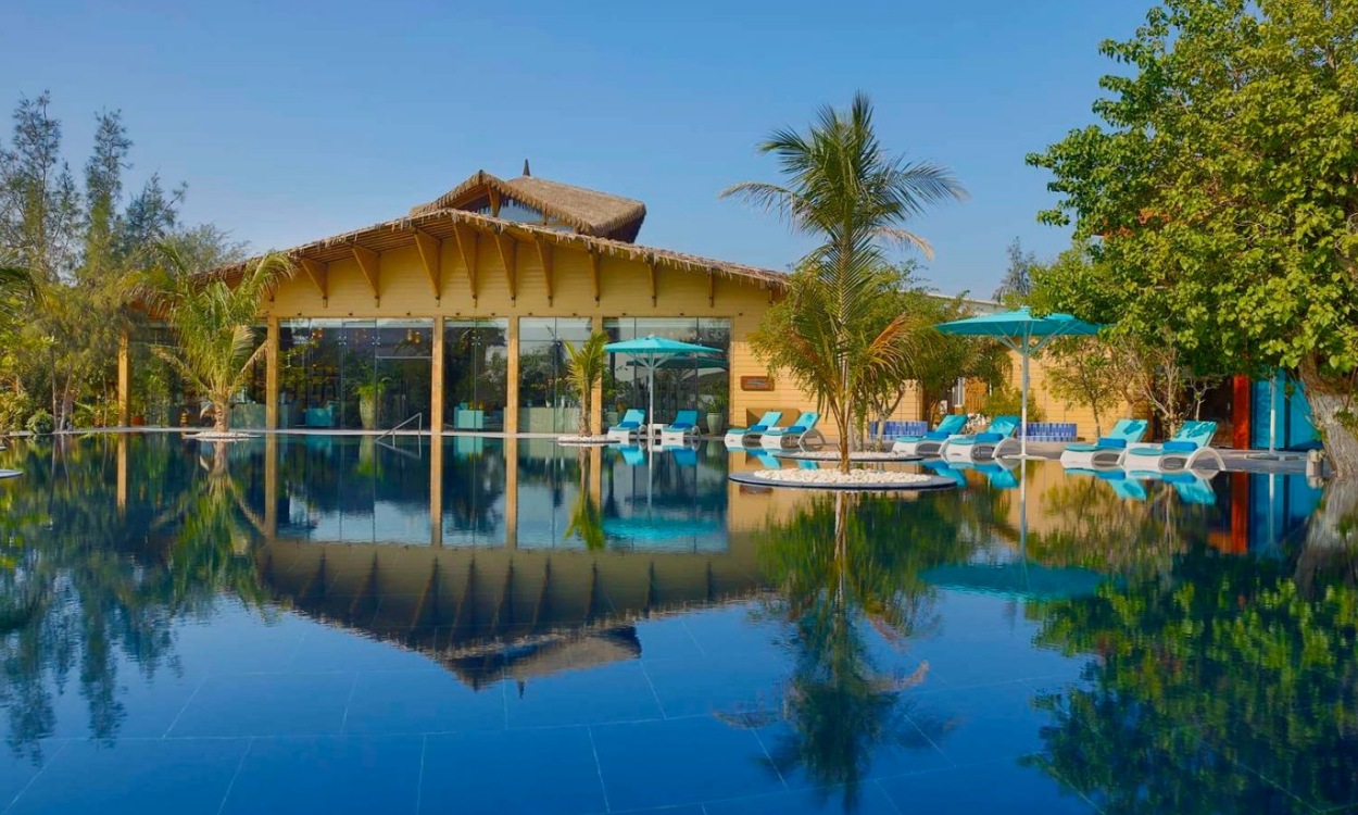 Anantara World Island Dubai Resort