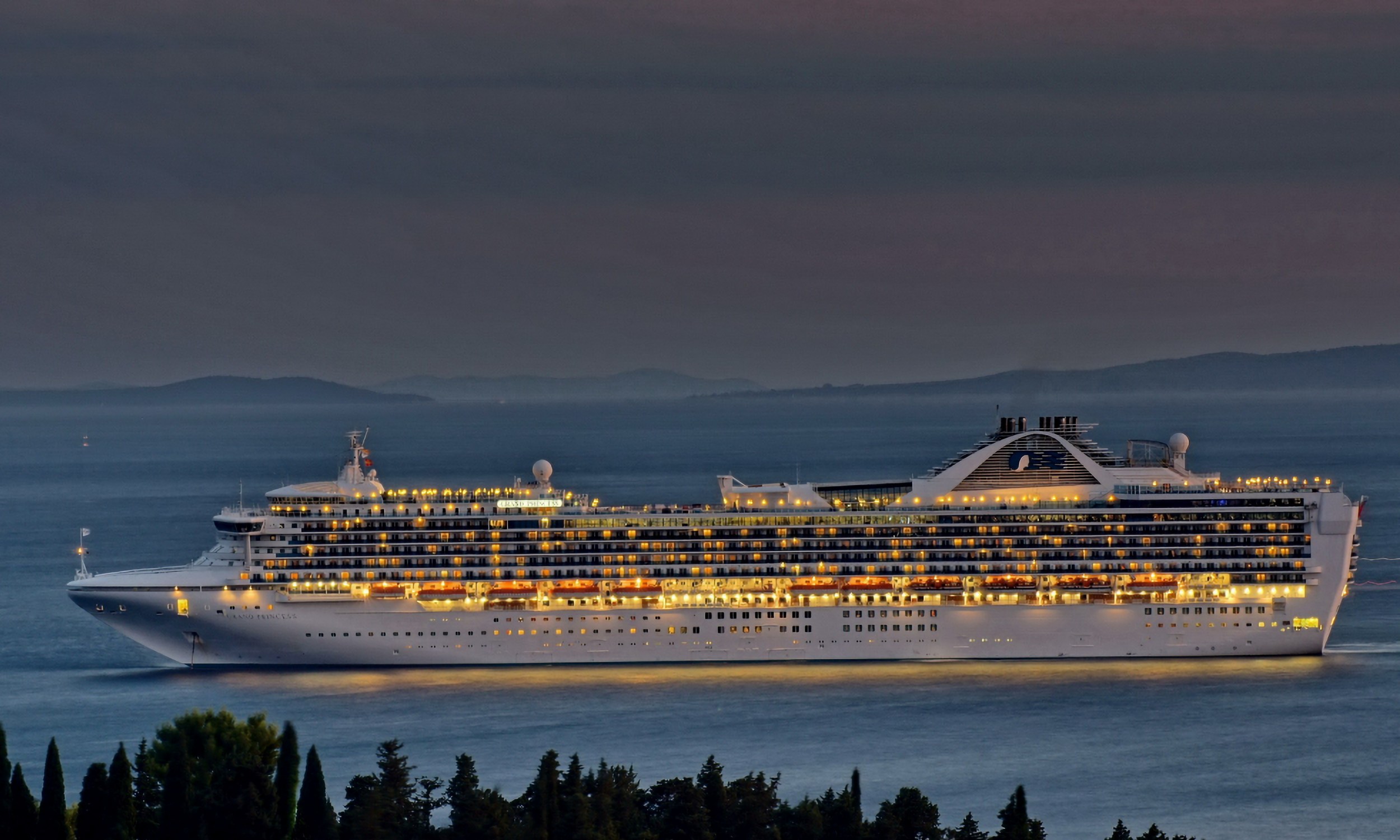 Princess Cruise Grand Princess - Hero Image Princess Cruise Grand Princess - Hero Image