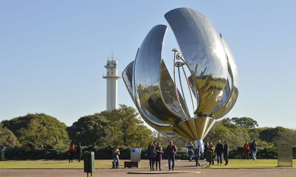 Floralis Genérica, Plaza de Las Naciones Unidas - Buenos Aires, Argentina RSSC Seven Seas Mariner 12D11N Rio de Janeiro to Buenos Aires Hero Image - Buenos Aires, Argentina
