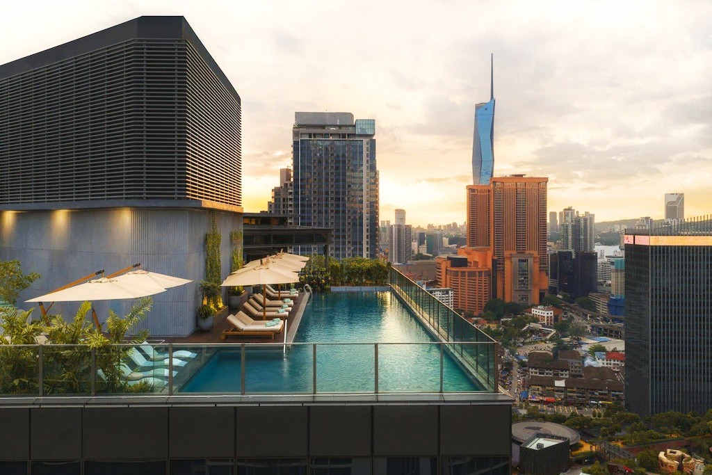Kimpton Naluria by IHG Sunset