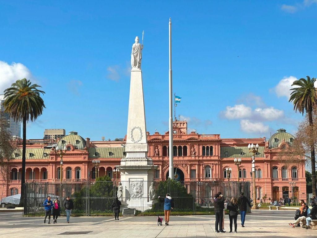 Fly cruise Plaza de Mayo