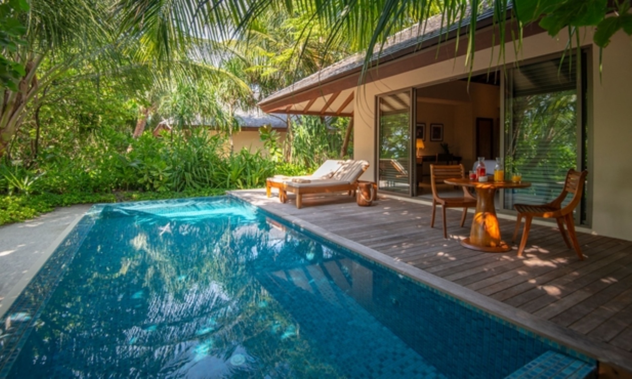 Sunrise Sunset Beach Pool Villa The Residence Maldives at Dhigurah 2